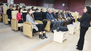 Belediye personeline iletişim semineri