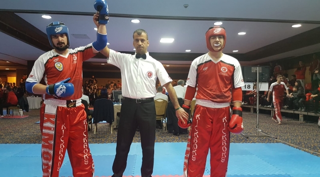 Kick Boks'da Türkiye şampiyonu oldu