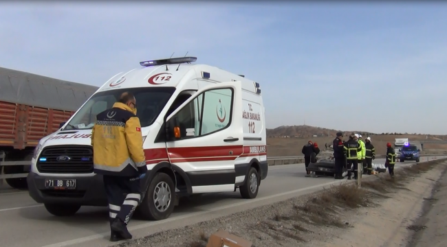 Tekerleği kopan otomobil metrelerce sürüklendikten sonra devrildi.