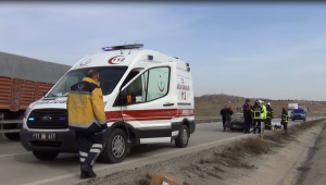 Tekerleği kopan otomobil metrelerce sürüklendikten sonra devrildi.