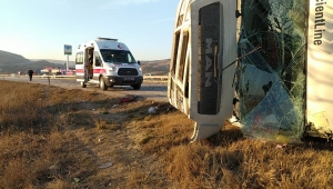 Tır devrildi, kilometrelerce kuyruk oluştu