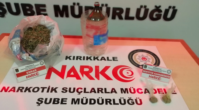 Uyuşturucu maddeyi evlerinin çatı katına saklamışlar