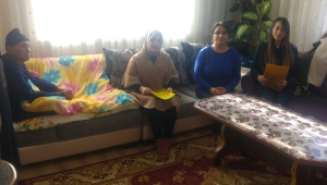 Öğrenciler hastalara bakım yaparak eğitim verdi