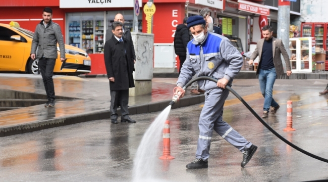 Cadde ve sokalar yıkandı, eczaneler ilaçlandı