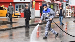 Cadde ve sokalar yıkandı, eczaneler ilaçlandı
