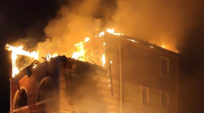 Kırıkkale'de 3 katlı villa yandı
