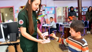 Öğrenciler kimsesizlerin kimsesi olmak için köy köy dolaştılar