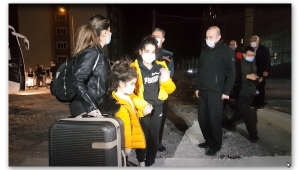 İngiltere'den getirilen 333 kişi yurtlara yerleştirildi