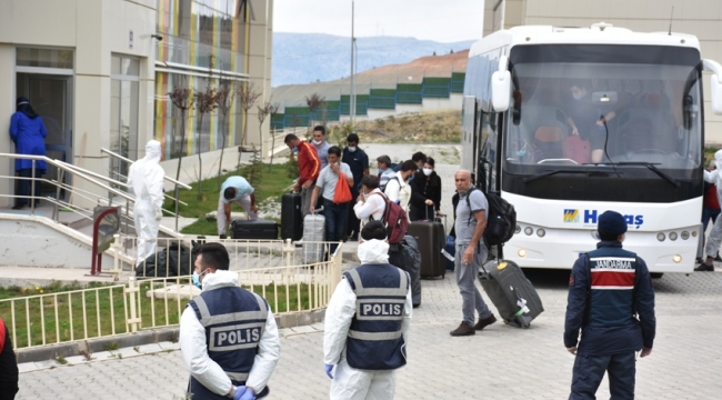 Yurt dışından gelen 309 Türk vatandaşı yurtlara yerleştirildi