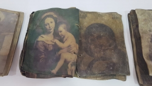 Kırıkkale'de ceylan derisi üzerine işlenmiş İncil ele geçirildi