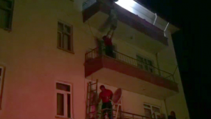 Halısı komşusunun balkonuna düşünce bakın ne yaptı