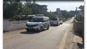 Kendini ve annesini silahla vurdu