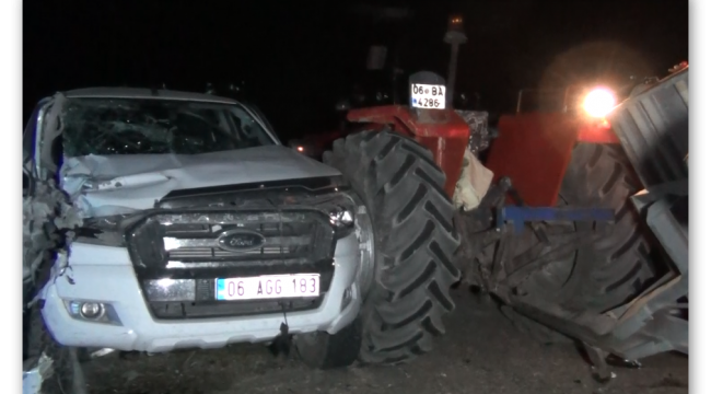 Kırıkkale'de buğday yüklü traktör ile pikap çarpıştı