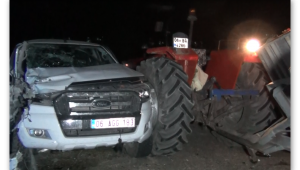 Kırıkkale'de buğday yüklü traktör ile pikap çarpıştı