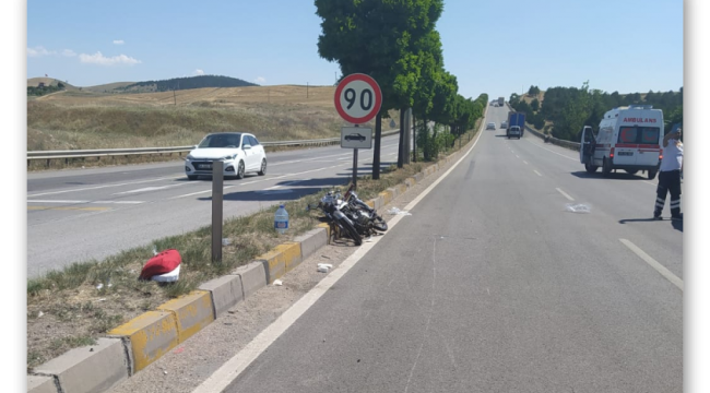 Kırmızı ışık ihlali yapan motosiklet yerde metrelerce sürüklendi