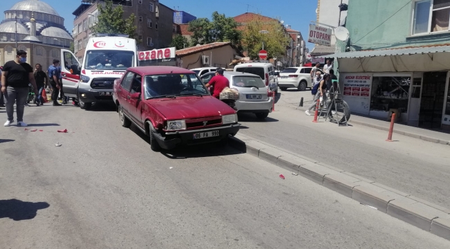 Motosiklet ile otomobilin çarpıştığı kazada 1 kişi yaralandı