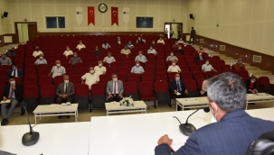 Vali Sezer muhtarlarla bir araya geldi