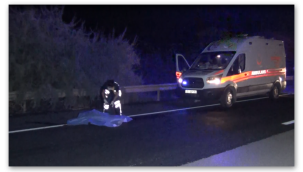 Lüks otomobilin çarptığı yaya feci şekilde can verdi, 2 kişi de yaralandı