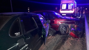 İki otomobilin çarpıştığı kazada 4 kişi yaralandı