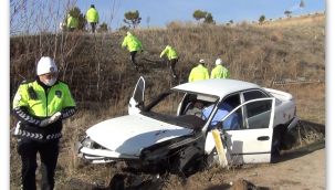 150 metre savrularak yola düşün otomobil sürücüsü öldü