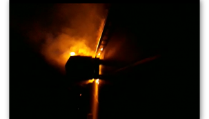 Bir anda alev topuna döndü..!