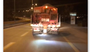 Yollar buzlanınca ekipler seferber oldu