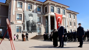 "Gök kubbeden ay yıldızlı bayrak hiç inmeyecek"