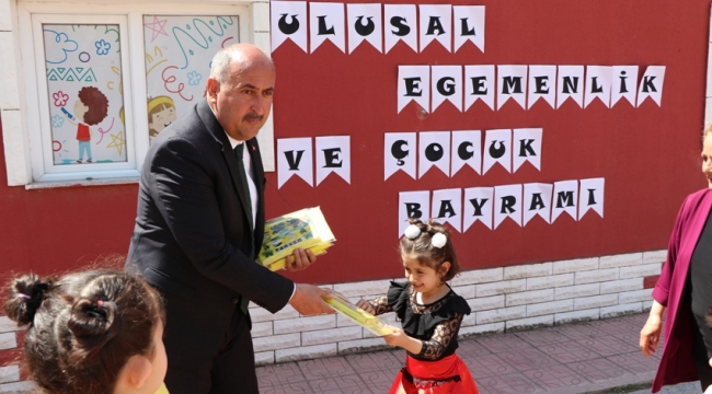 Başkan Türkyılmaz'dan minik öğrencilere sürpriz