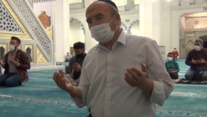 Bin aydan hayırlı gecede eller semaya kalktı