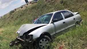 Şarampole savrulan otomobildeki 2 kişi yaralandı