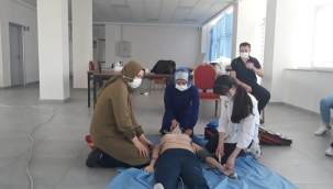 Acil Sağlık Eğitimleri Devam Ediyor