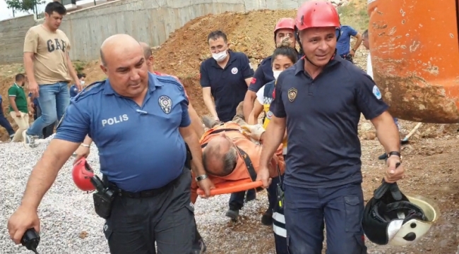 Boru döşerken göçük altında kalan işçi kurtarıldı