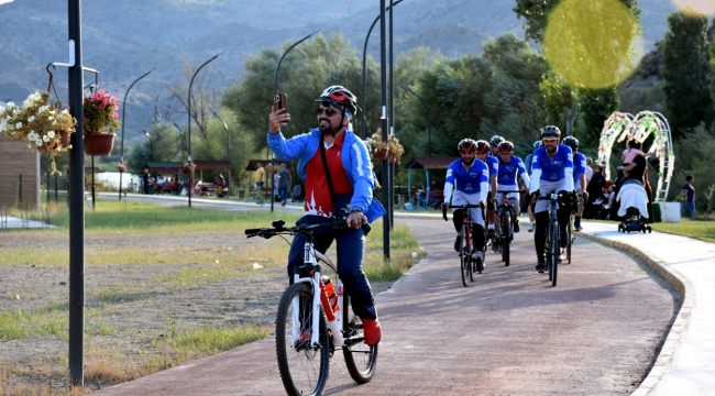 Hacı Bektaş-i Veli için 800 kilometrelik yola çıkan grup, Kırıkkale'de