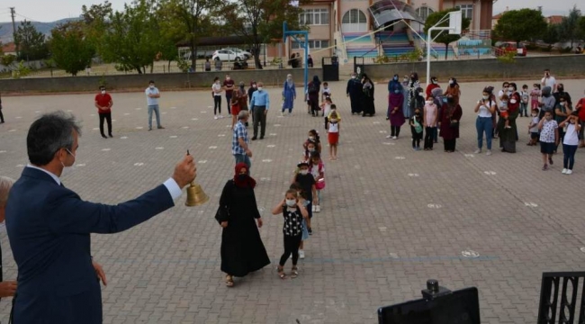 Yüz yüze eğitimin ilk zili çaldı