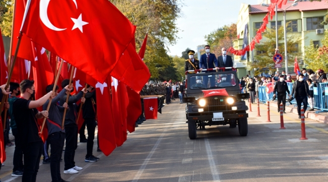 Vali Tekbıyıkoğlu, "Bu günlere anaları arkamızda koyup da geldik"