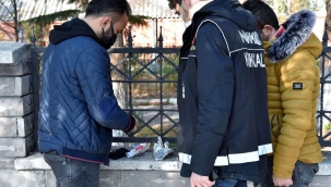 Polisler, okul çevresi ve servis araçlarında denetim yaptı