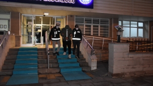 Sahte çeki bozdurmak isteyince yakalandı