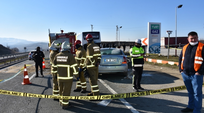 Otobüsle otomobilin çarpıştığı kazada 1 kişi öldü, 2 kişi de yaralandı