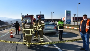 Otobüsle otomobilin çarpıştığı kazada 1 kişi öldü, 2 kişi de yaralandı