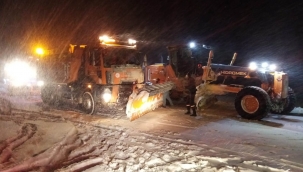 Kar ve buzlanma nedeniyle tüm araç geçişi durduruldu