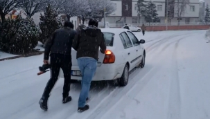 Kırıkkale'de kar yağışı etkili oldu