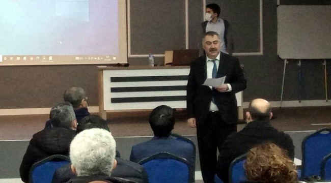 Öğretmenlere mesleki gelişim semineri verildi