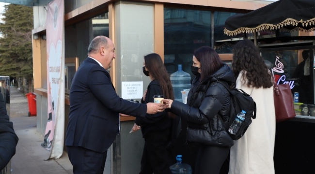 Yahşihan Belediyesinden öğrencilere çorba ve simit ikramı