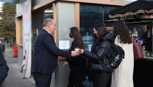 Yahşihan Belediyesinden öğrencilere çorba ve simit ikramı