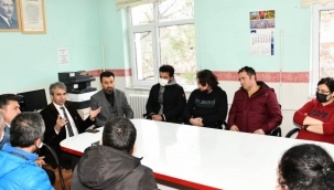 "Öğrencilerin değişen renkli dünyalarındaki yetenekleri keşfetmeliyiz."