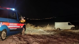 Şarampole düşen kamyonetteki 2 kişi yaralandı