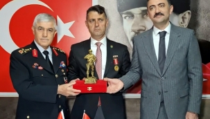 Jandarma Genel Komutanı Çetin, "Şehit yakınlarımızın ve gazilerimizin emrine amadeyiz." 