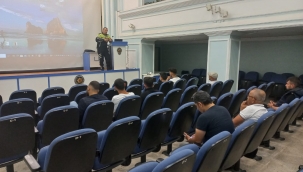 Kuryelere trafik kuralları eğitimi verildi