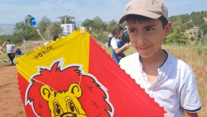 Bağımlılığa dikkat çekmek için uçurtma şenliği düzenlendi