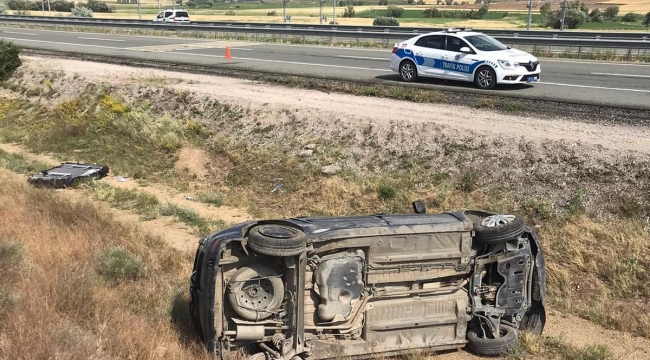 Metrelerce savrulan araçtaki 2 kişi ölümden döndü